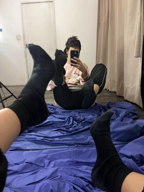 Where do you want to smell? feet or soles? 