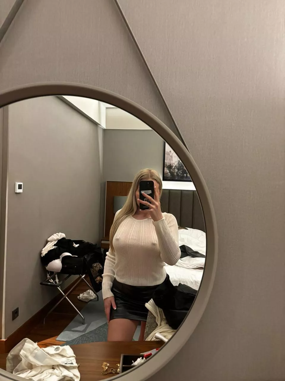 Who needs a bra, when your boobs are this perky without one?