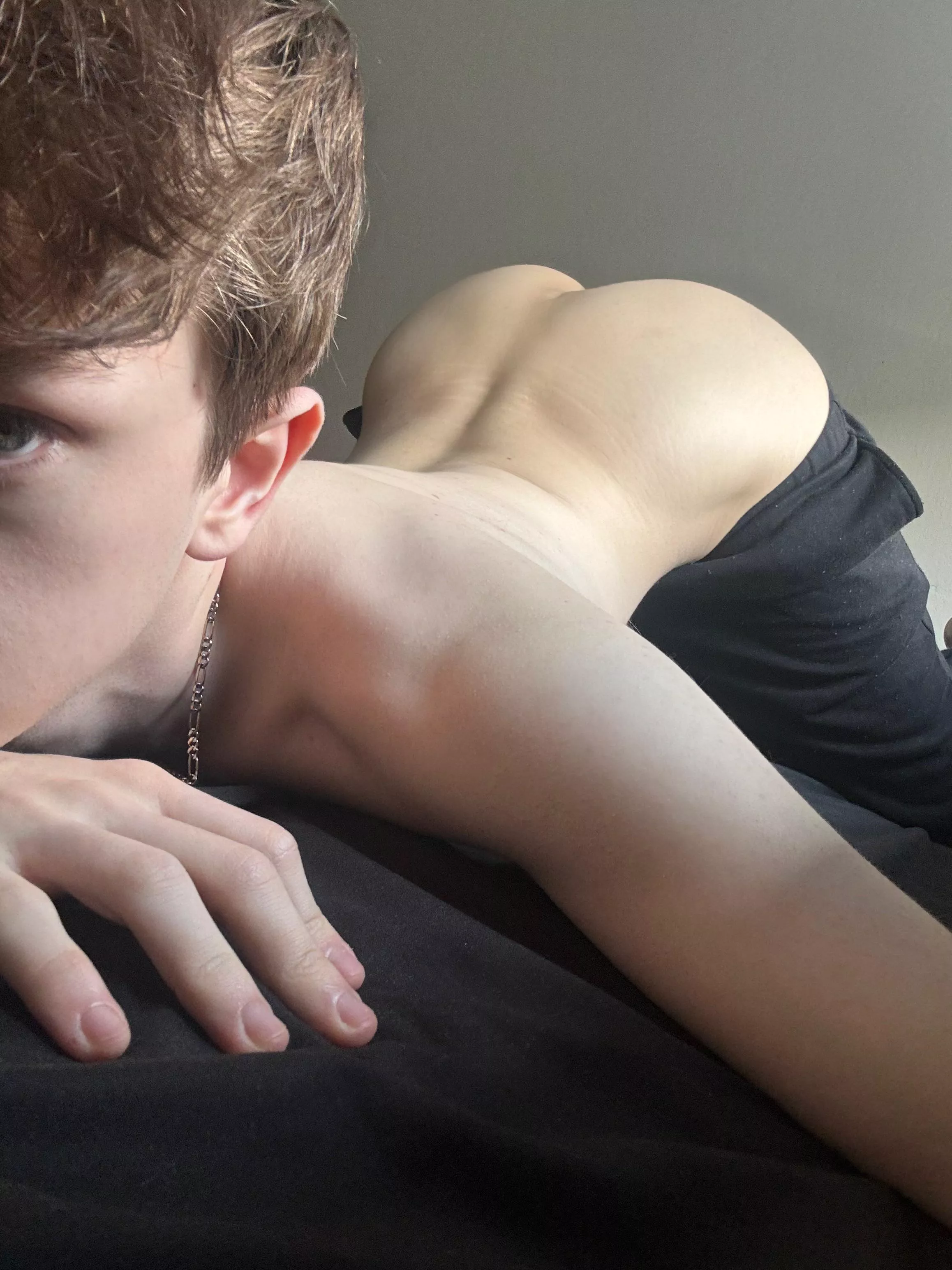 would you slap my butt? 👀