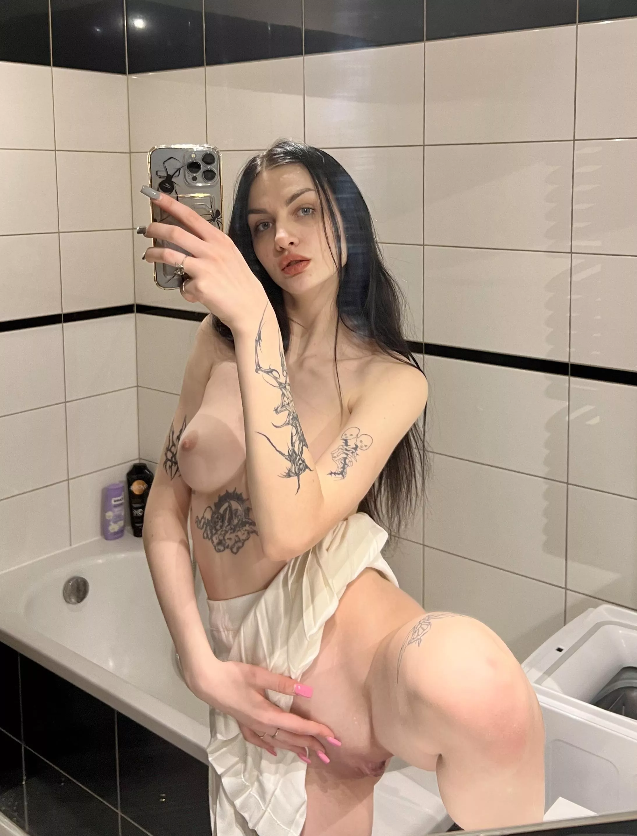 A dirty girl can't have a clean mirror