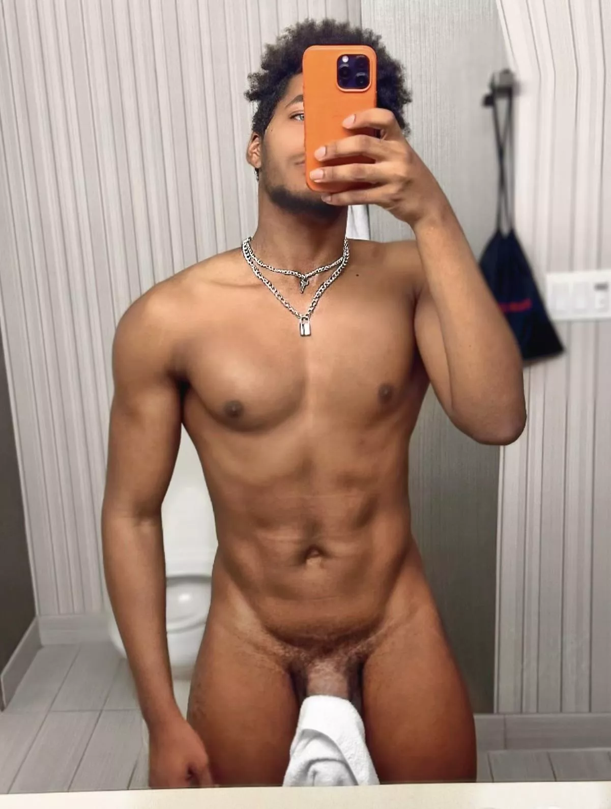 Anyone else feel horny after a workout for some reason🥵