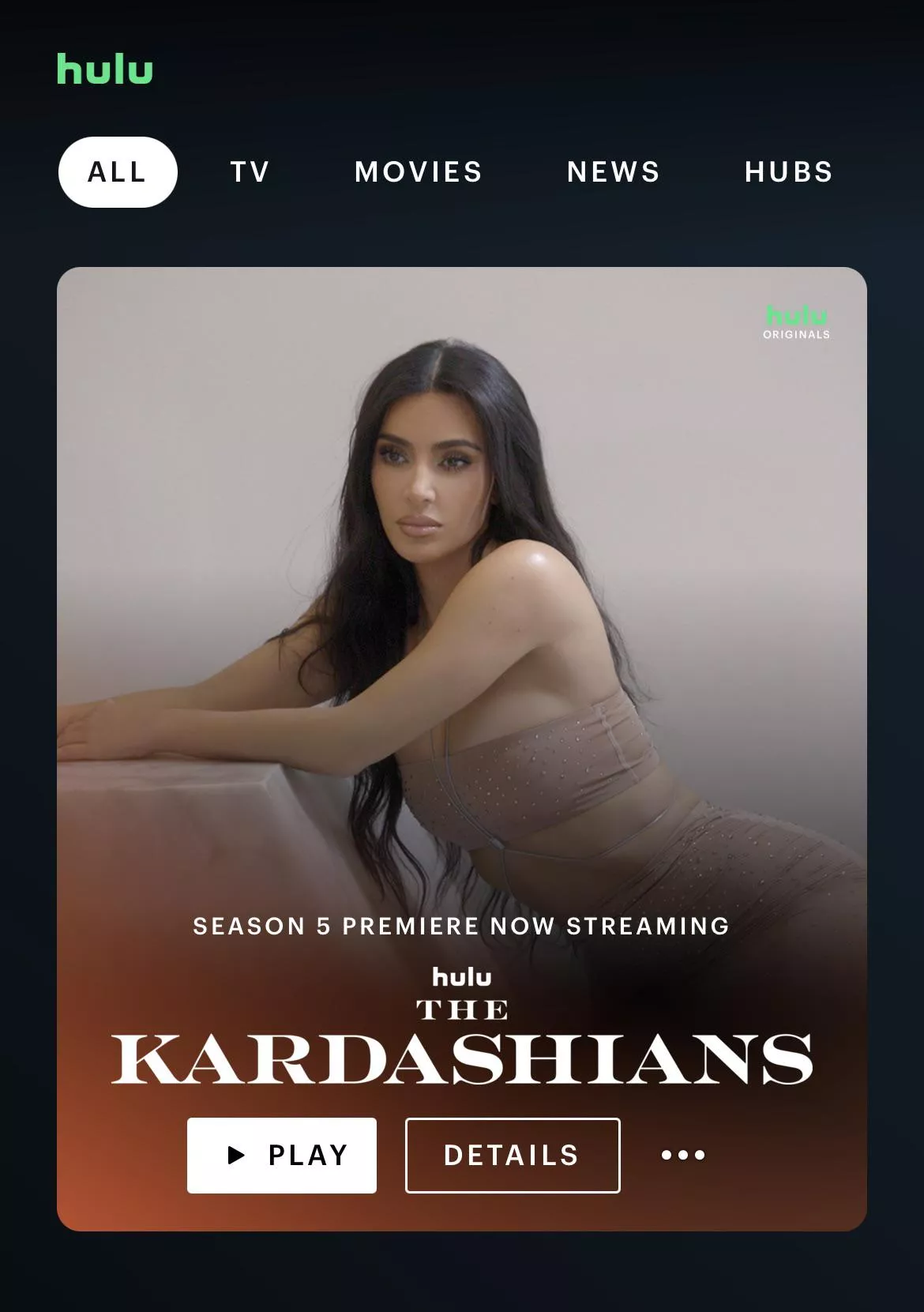 Anyone have the full pic/photoshoot of her here? She looks 😮‍💨