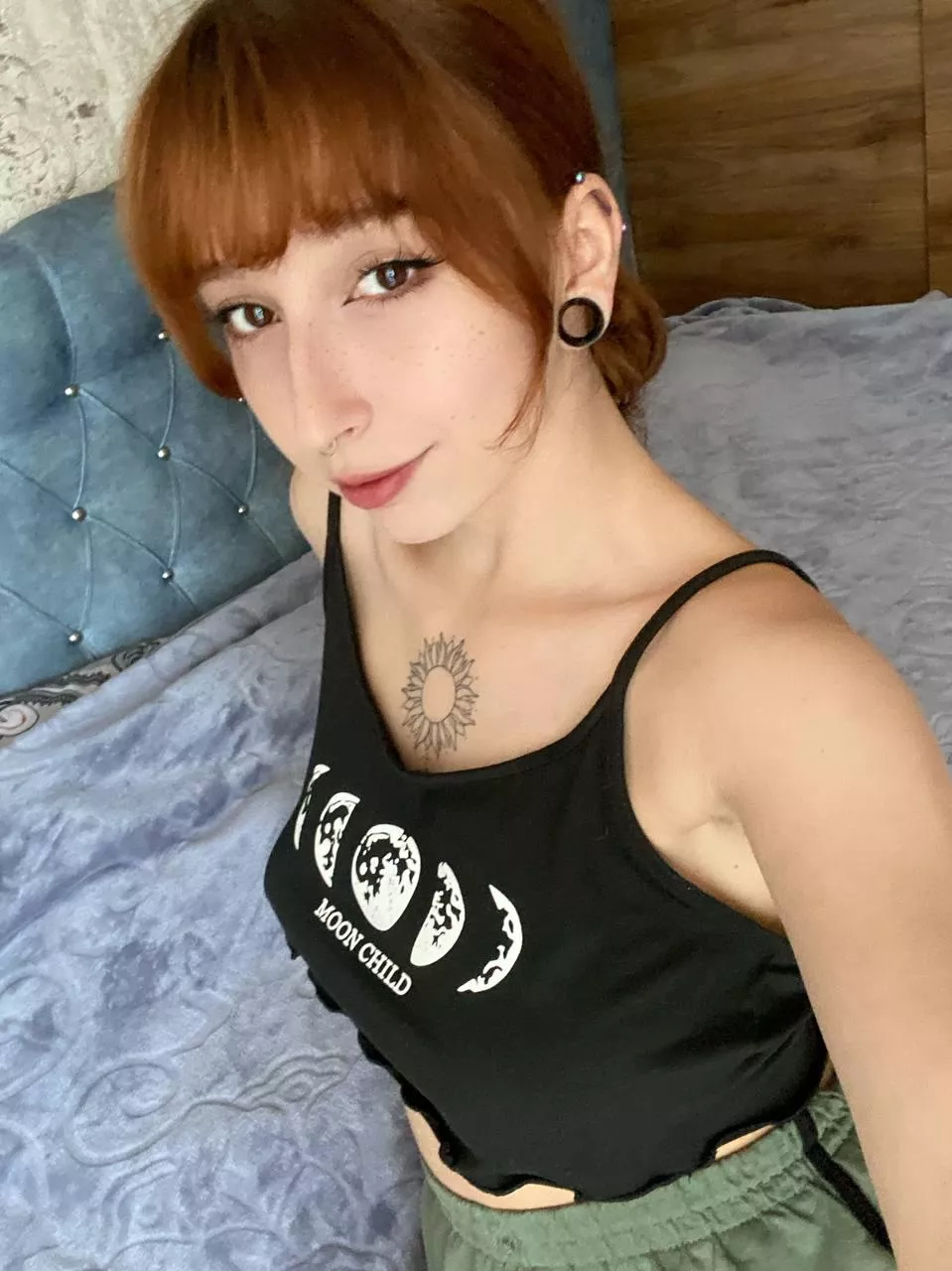 Cute little crop top selfie