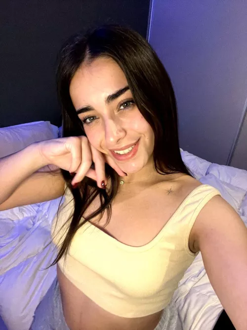 Do guys think this yellow top looks sexy on me?