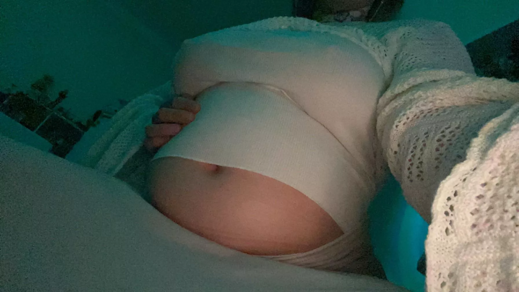 Does this outfit make my belly look big?