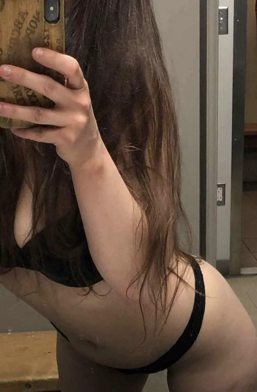 Don’t tell on me (F)
