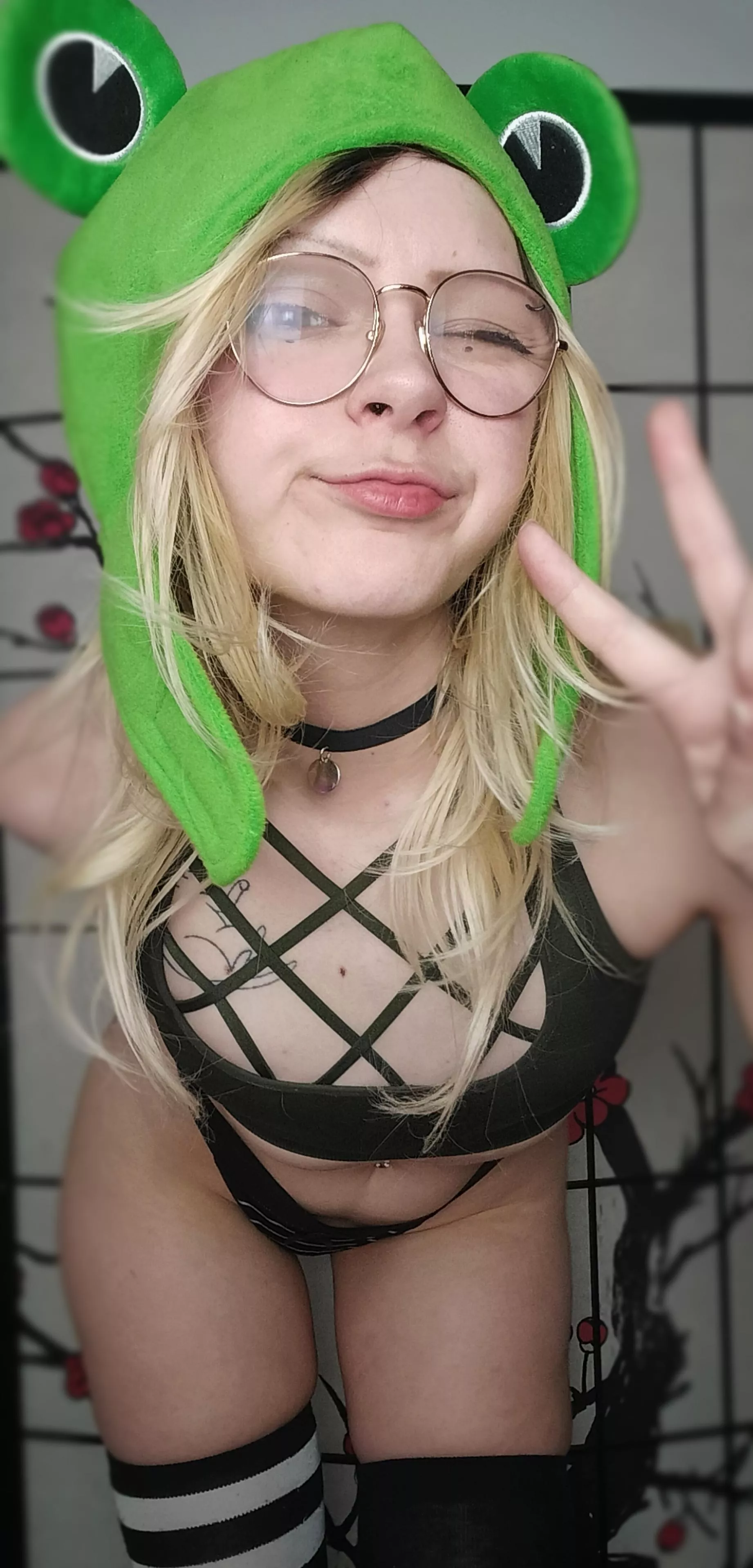 Ever met a froggy i can bounce on your cock call that shit leap frog