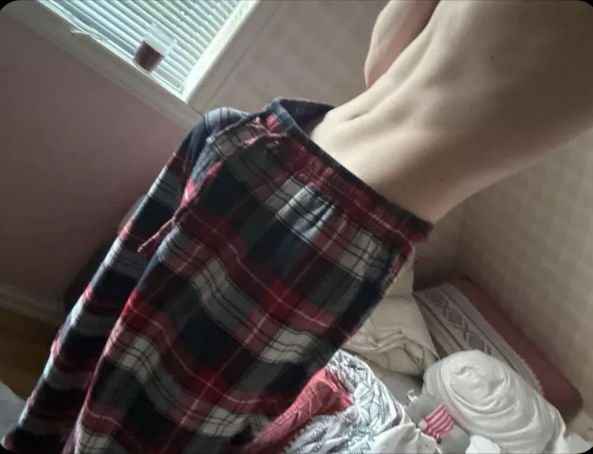 fly me out if you wanna play with what’s underneath💕