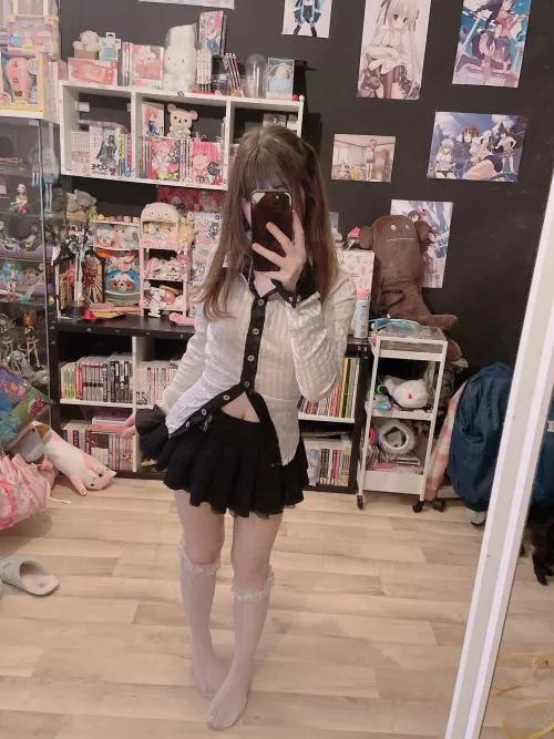 Golden Pupu being stretched out🥵