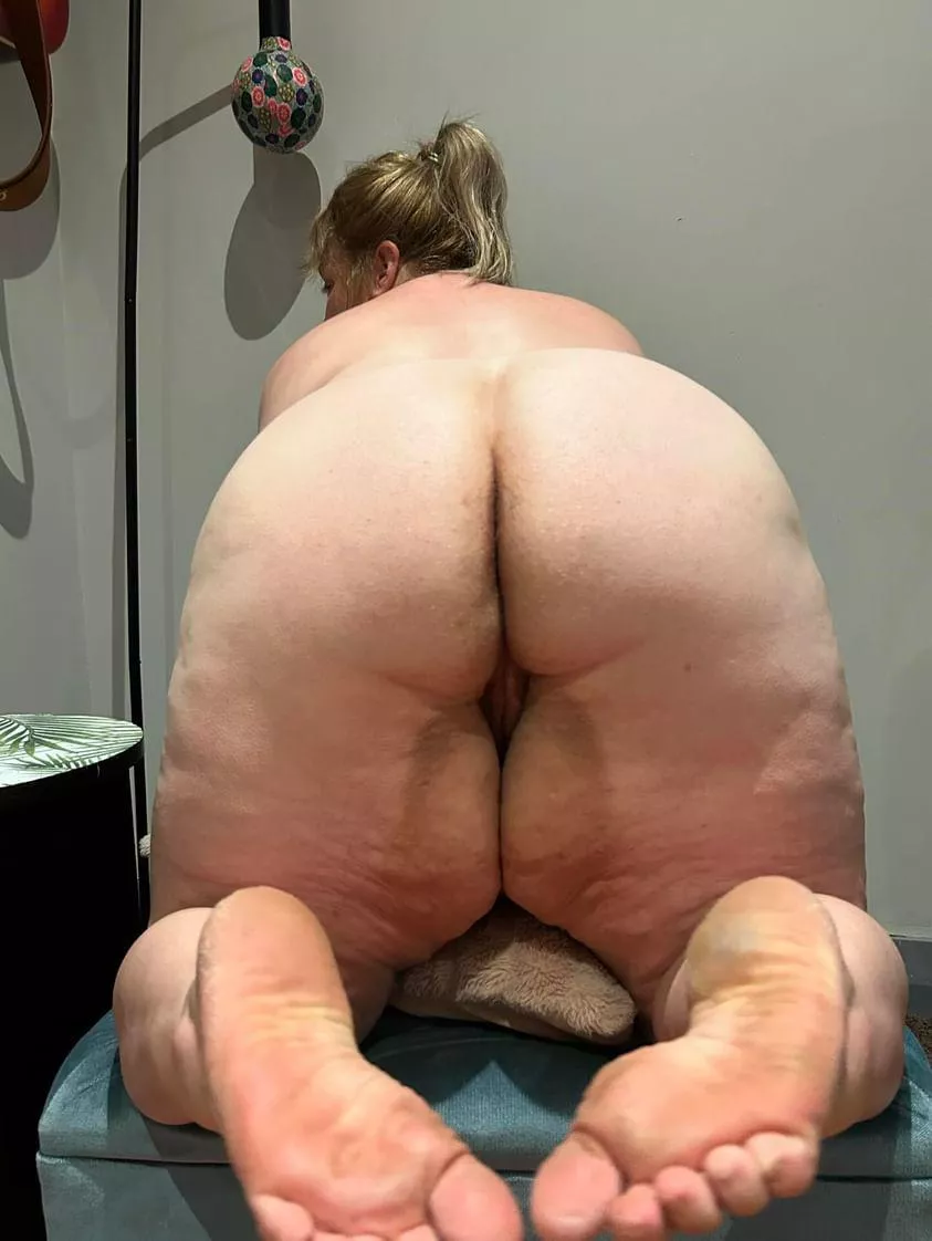 Grab my hair and pound this pussy 