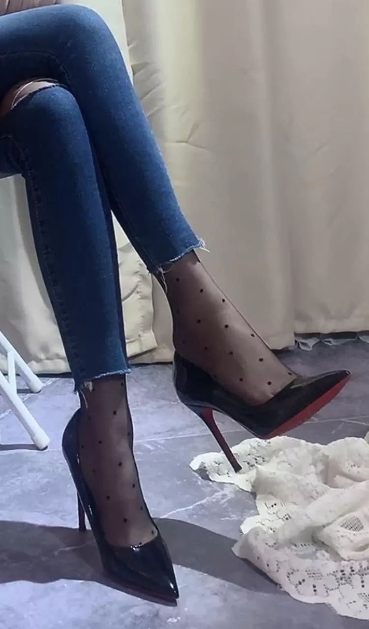 Heels and jeans too😉