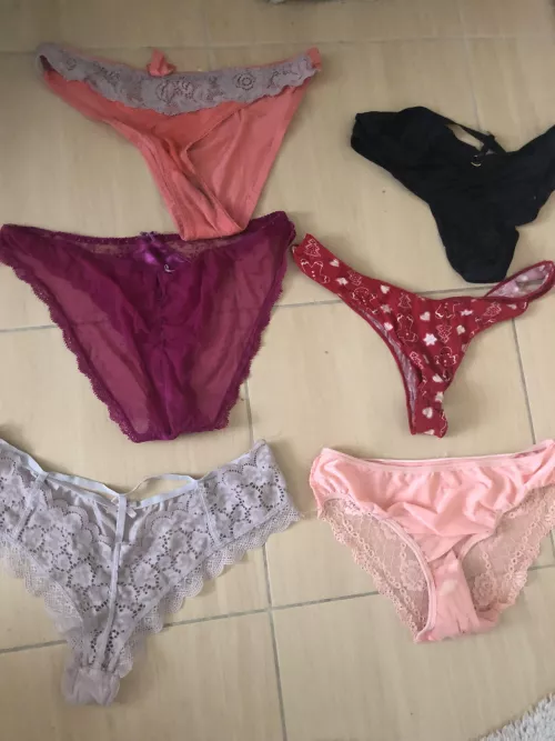 I can show my mom's and sister's panties on snapchat and do something with them