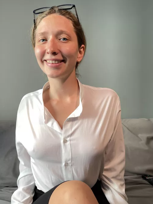 I don't wear bra to work