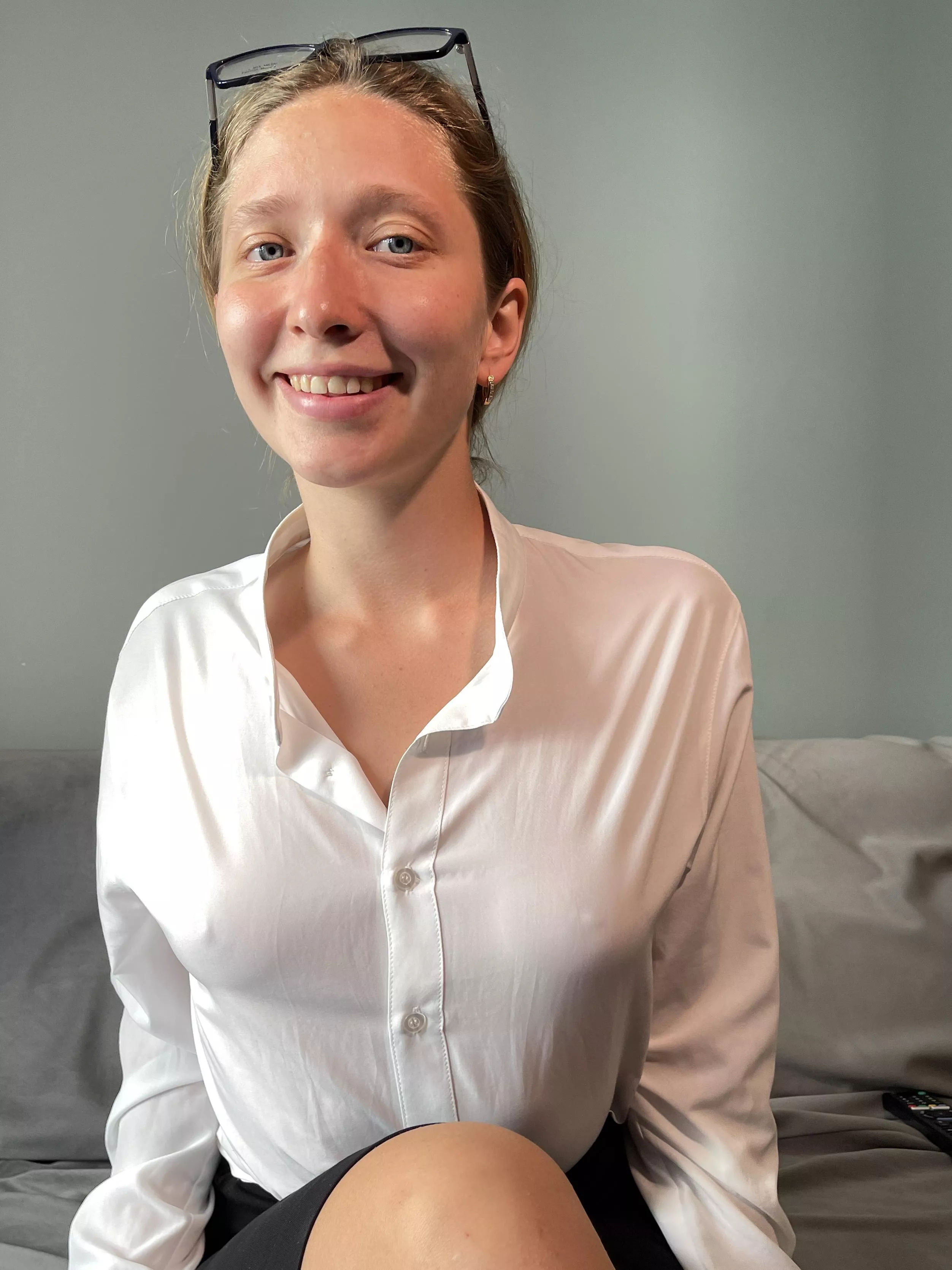 I don't wear bra to work