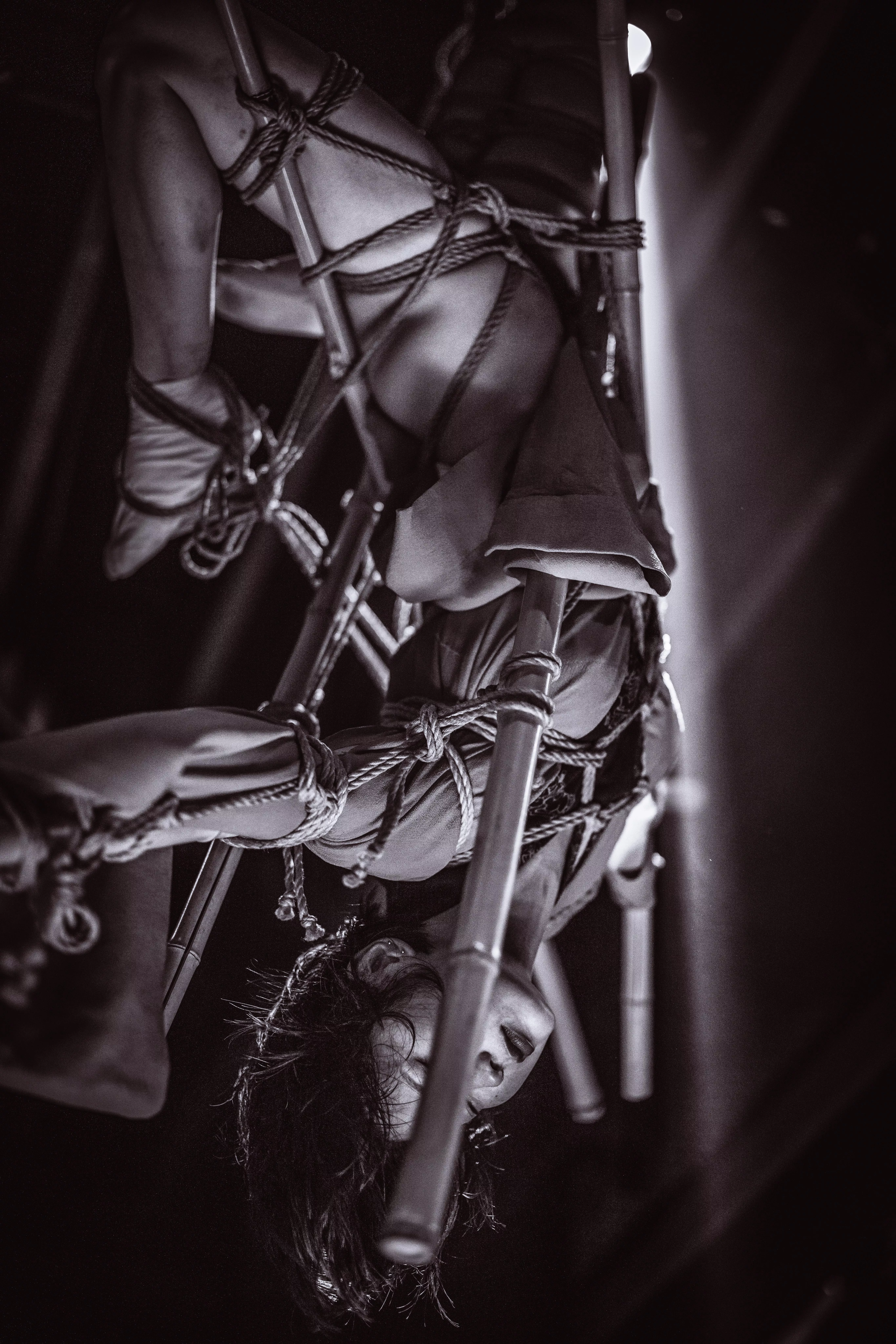 I made a video from a live Shibari event. Please check video in the link in the comments!