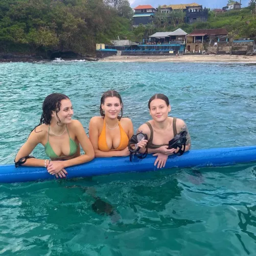 Right is definitely jealous