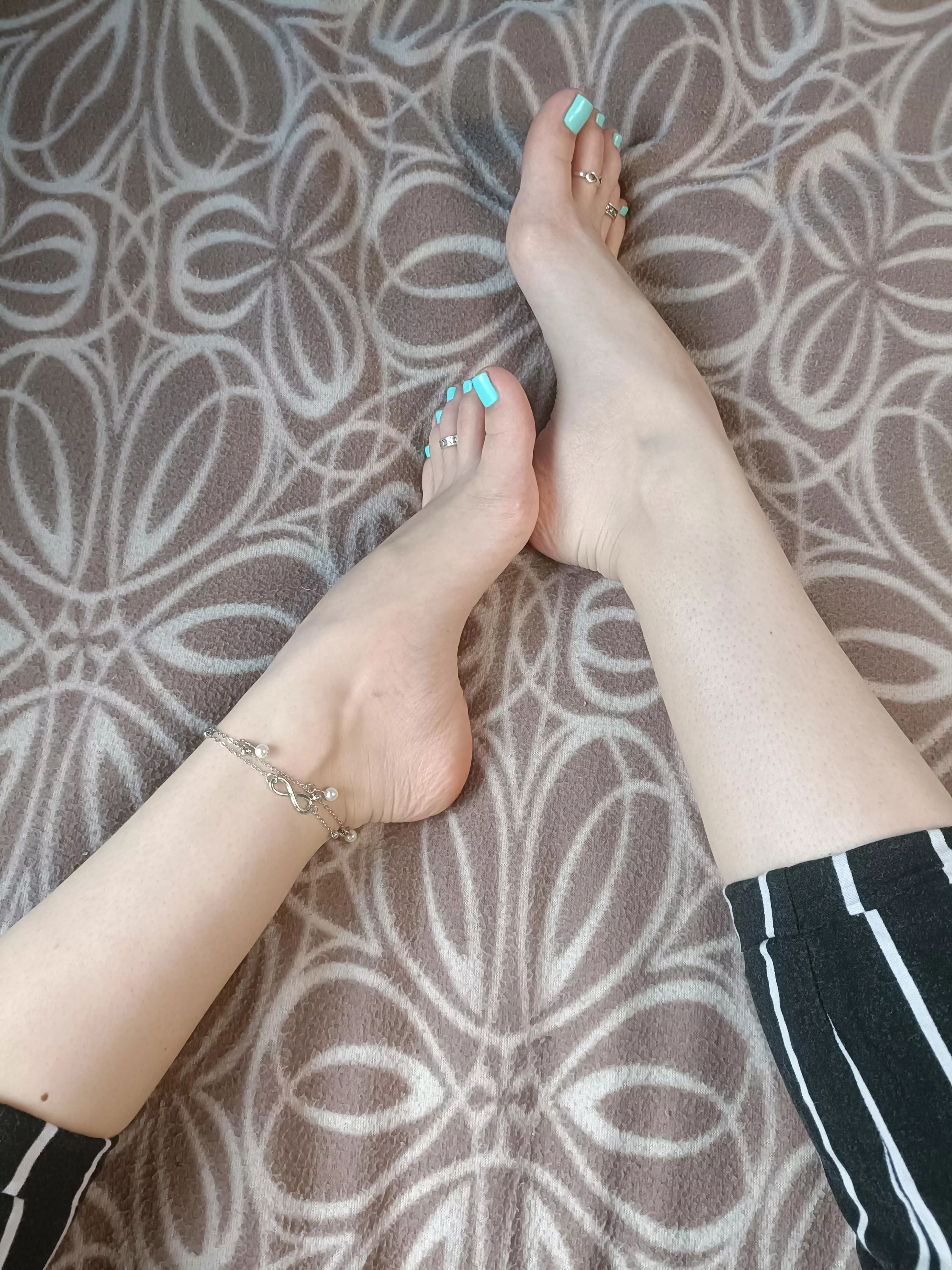 Trace your tongue along my arches and suck my toes