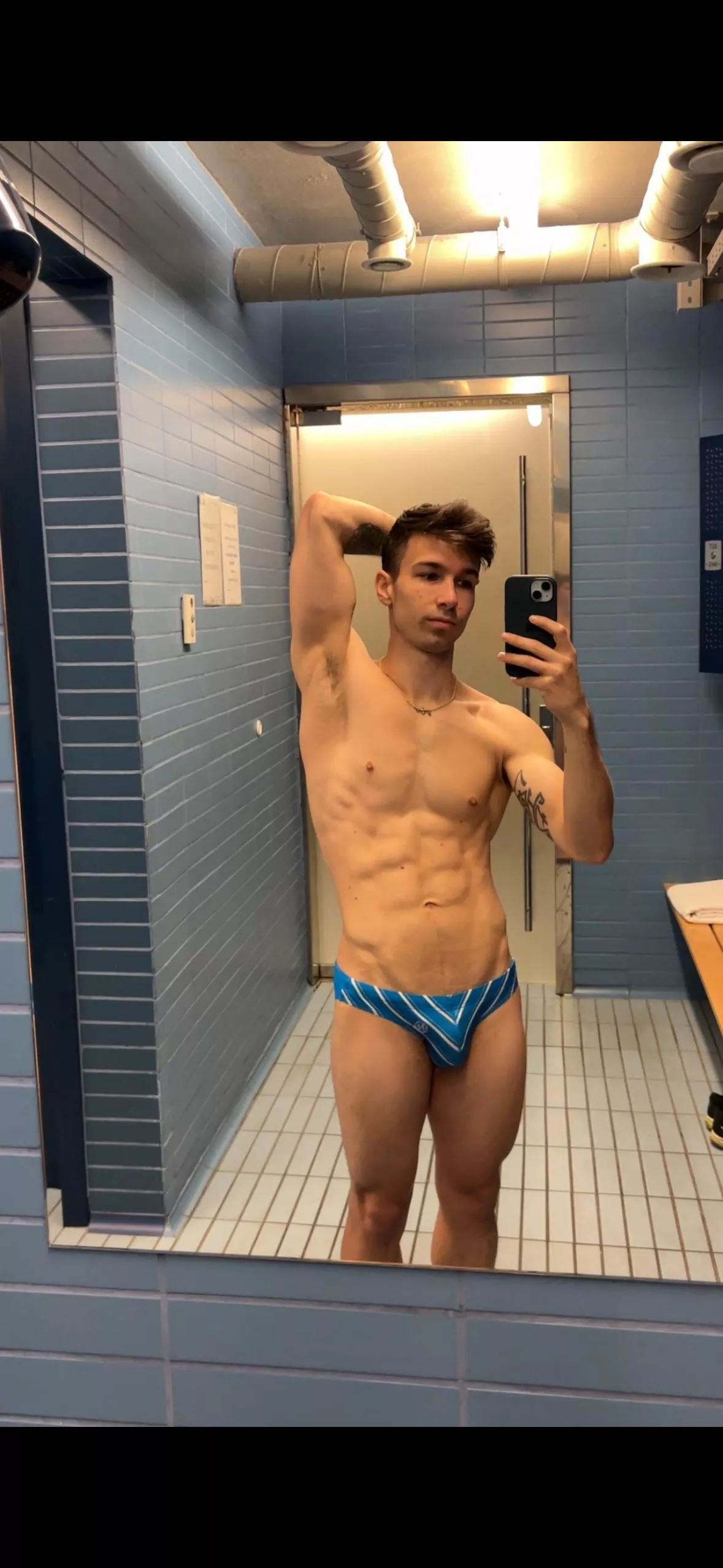 Would you have fun with me at the pool even tho its risky?😋