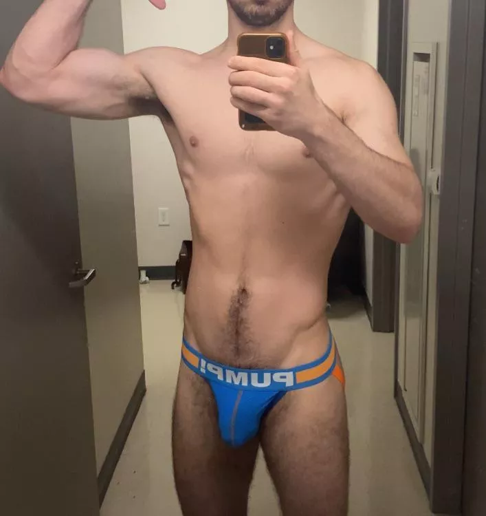 [21] I know you wanna see what’s underneath