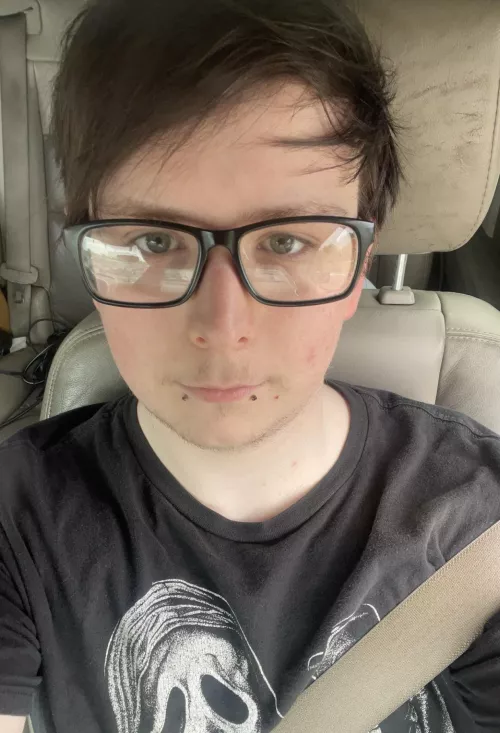 22m, thinking about playing some Dead By Daylight 