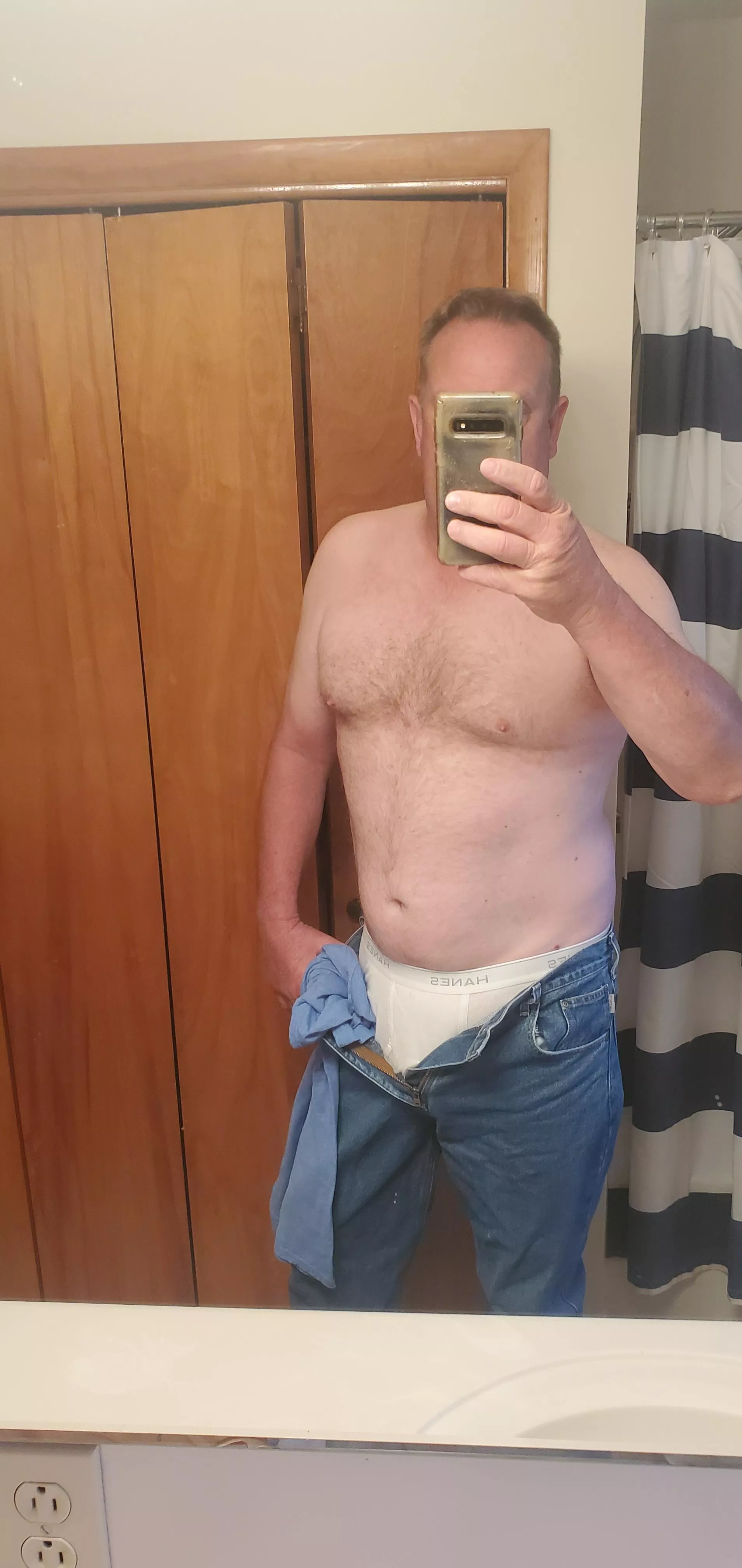[52] do you like the dad bod