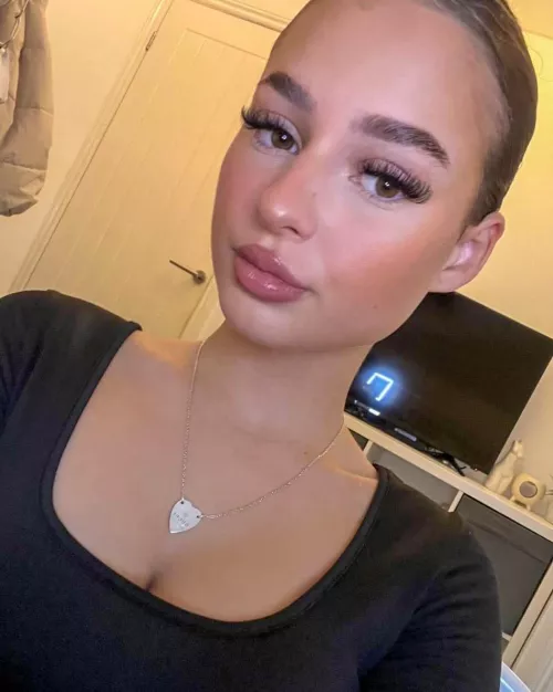 Classy for today's look :)