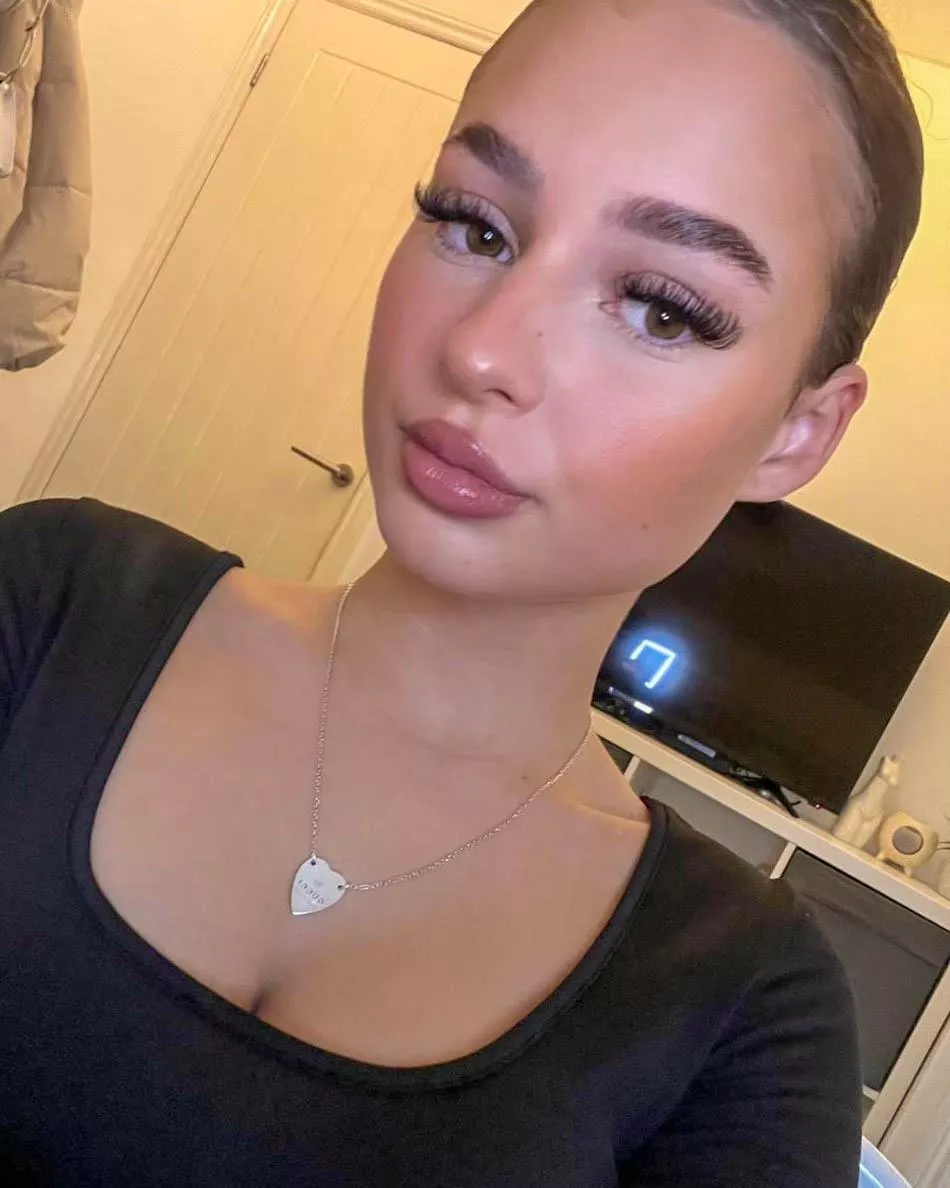 Classy for today's look :)