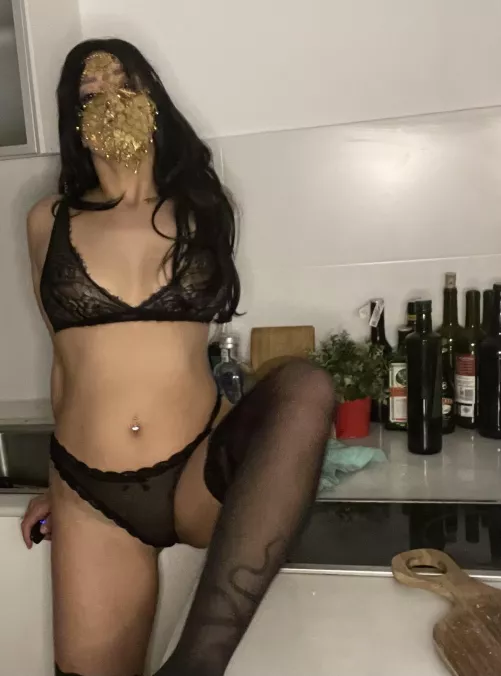 give it to me on the kitchen surface❤️‍🔥