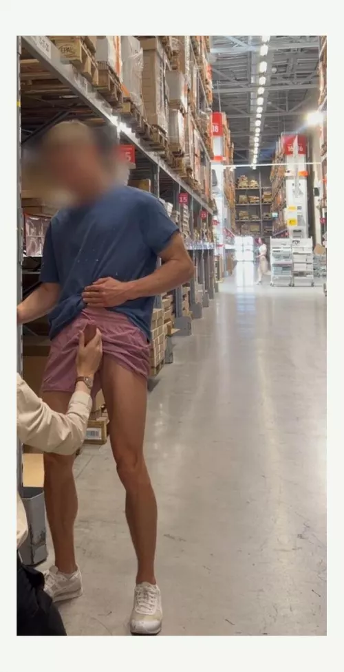 He gave me a handjob at IKEW 🤣
