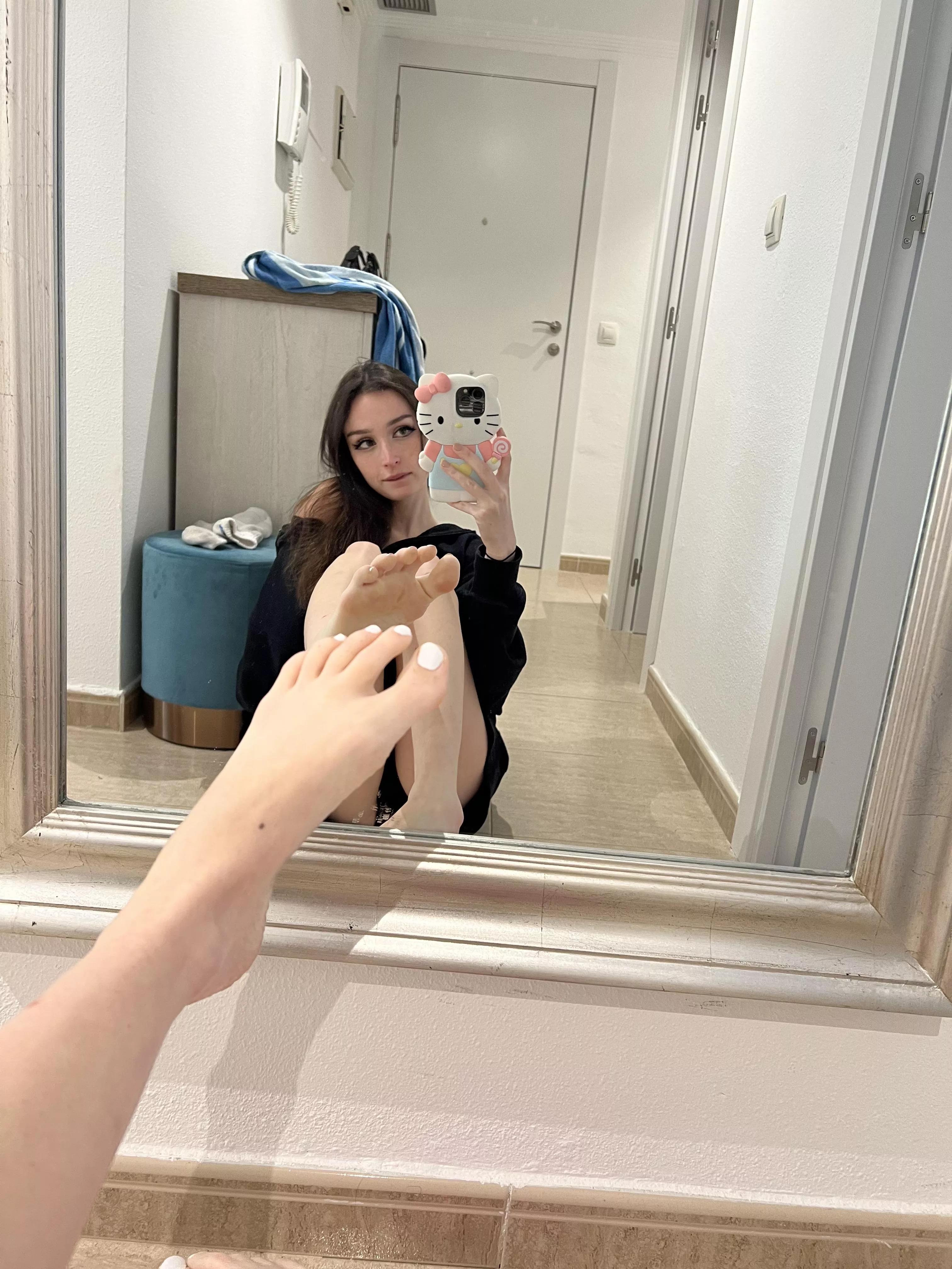 I think my feet would look good on your face