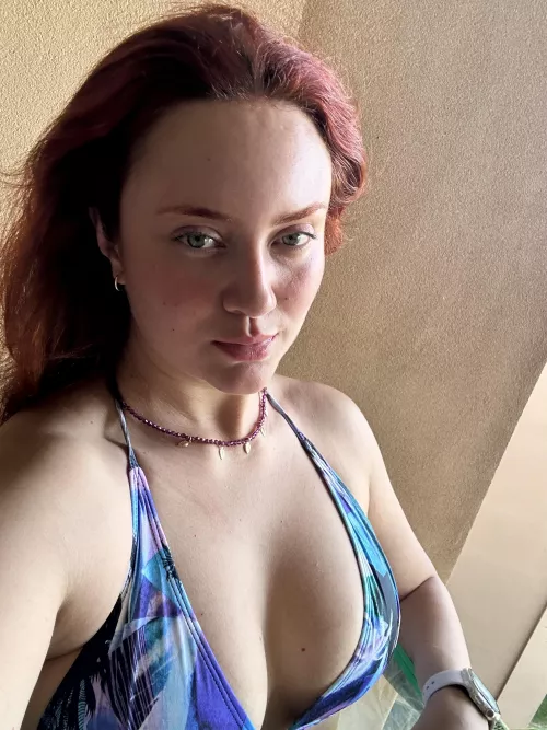 [IRTR] my eyes are up here 