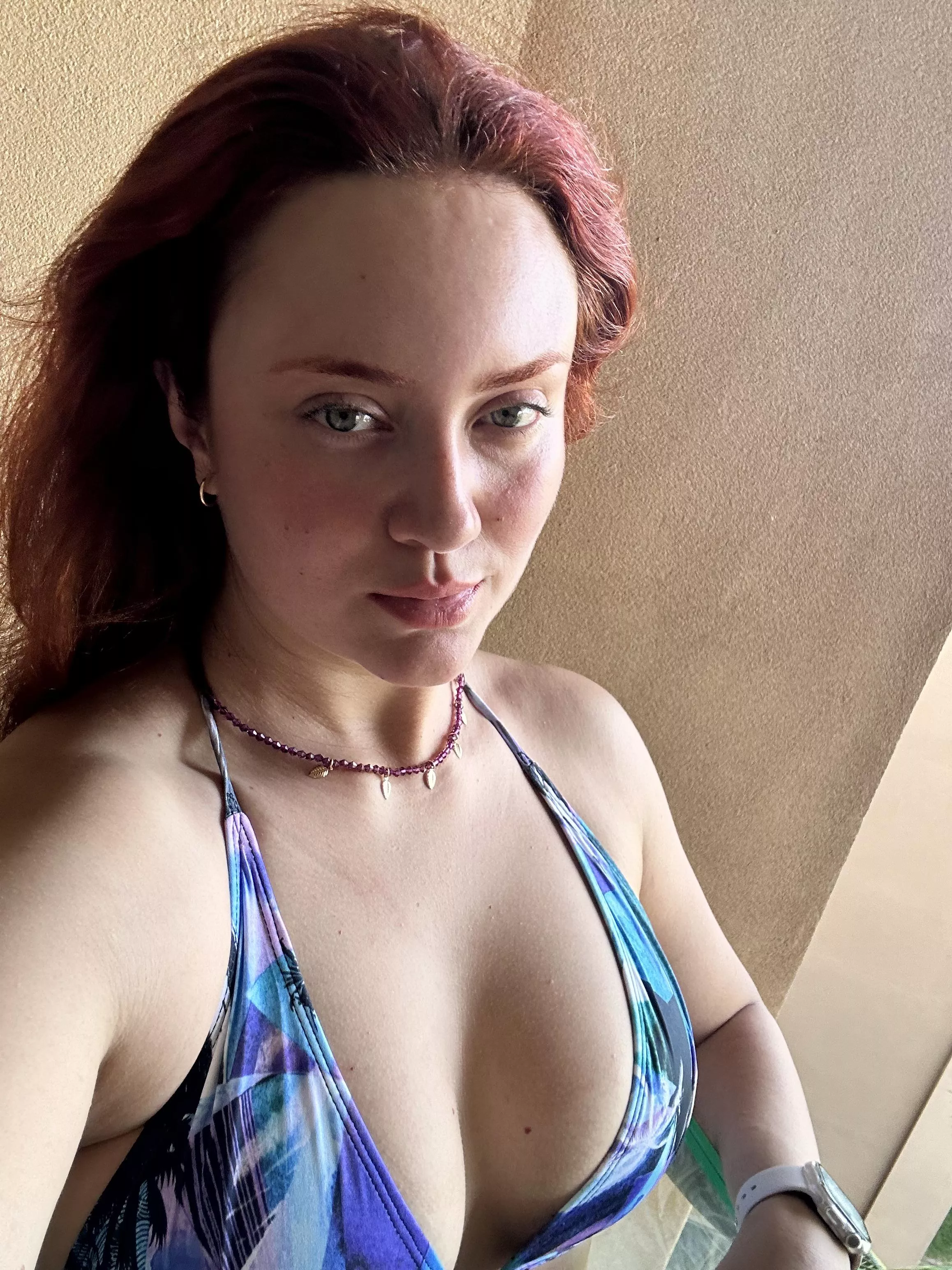 [IRTR] my eyes are up here 