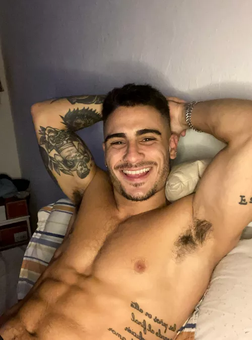 Is this the hottest male armpit pic you've ever seen?