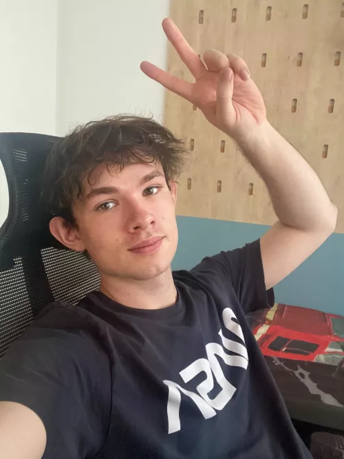 It is warm and I‘m melting. ✌🏻