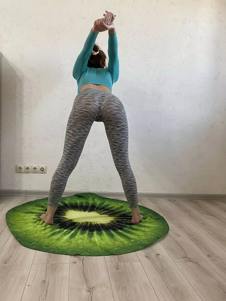 kiwis have a lot of vitamins)