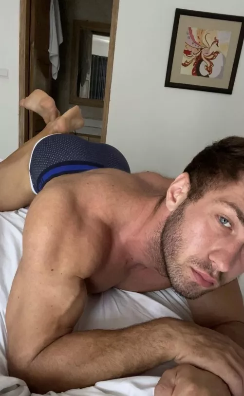 The only way we love our selfies 🍑