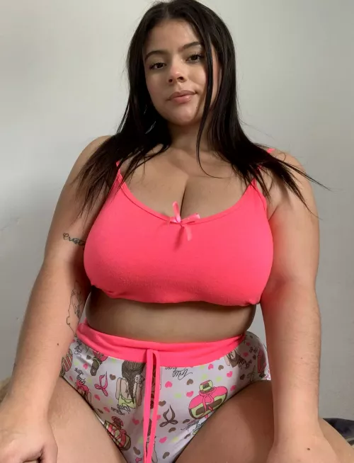 You know you can’t resist it.. so just fuck me
