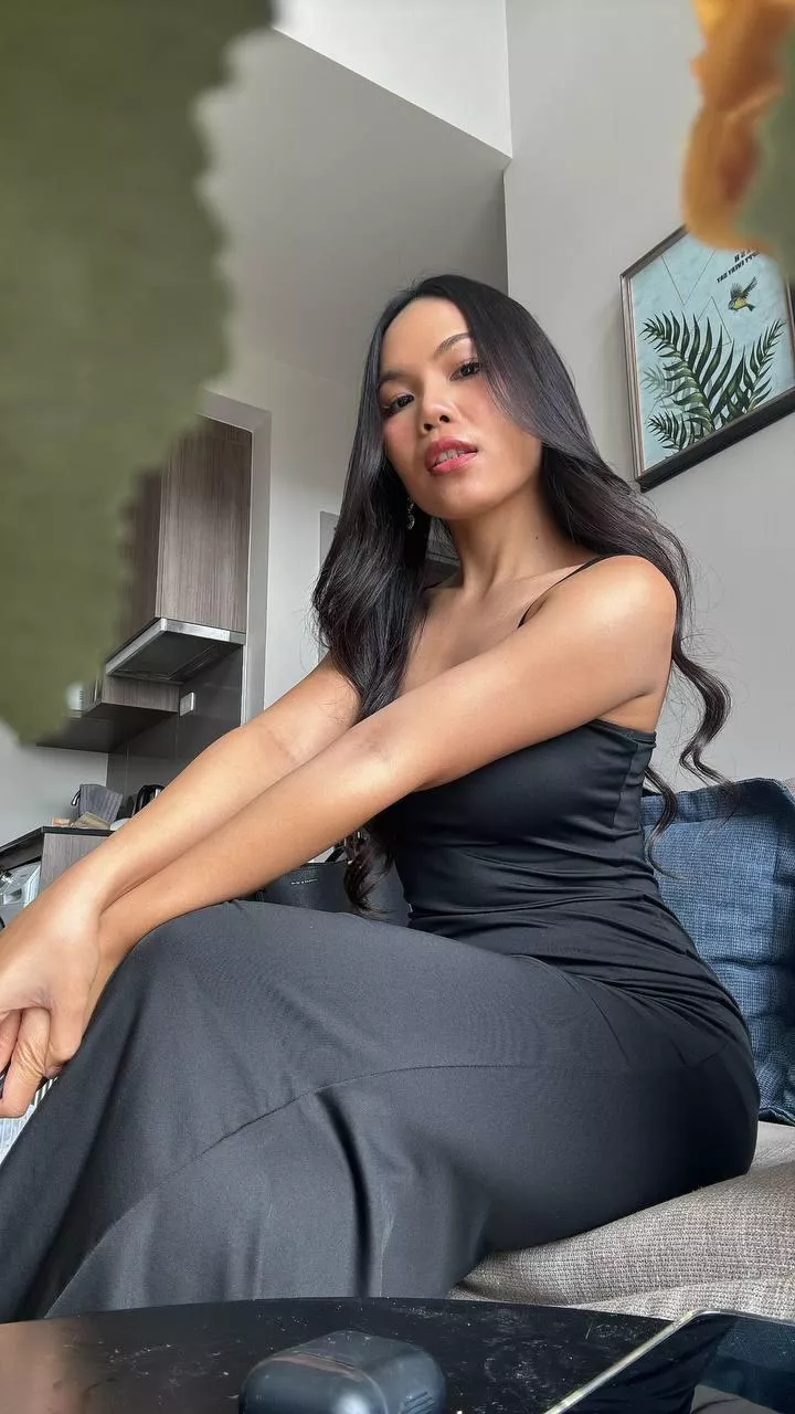 Black is my fav lately 🖤