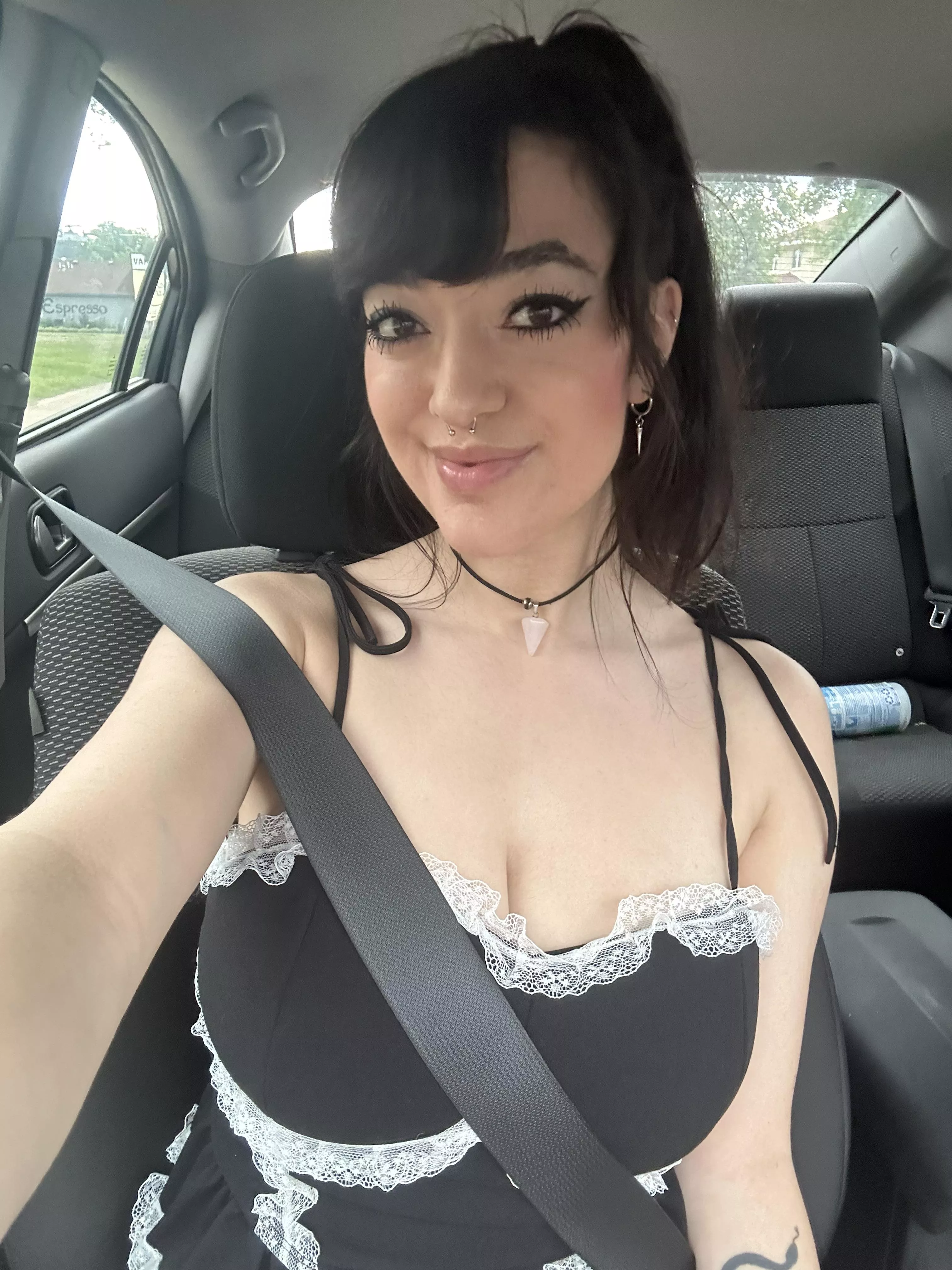 Grab my ponytail to guide my head while I go down on u in the car