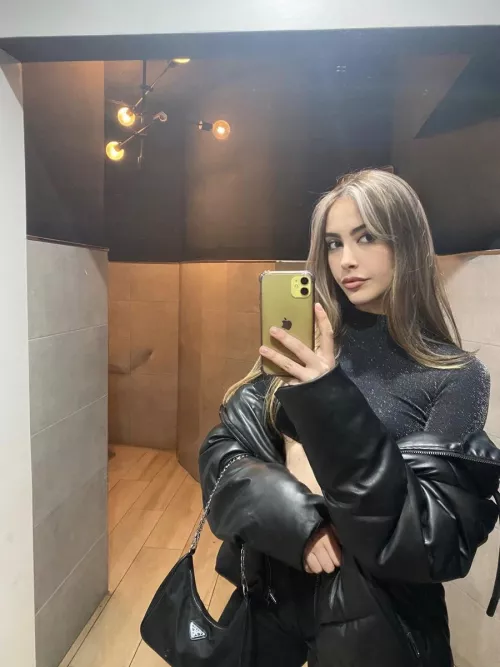 this classy girl deserves a classy date. would you take me out?