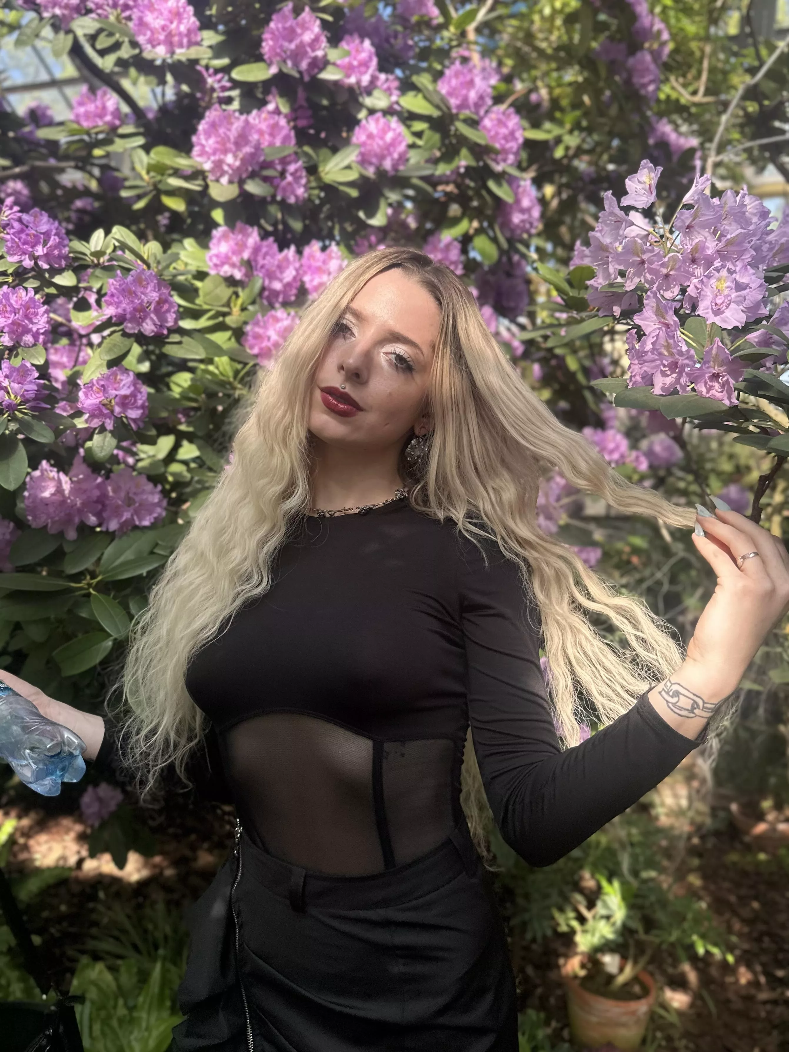 What could be better than meeting a beautiful blonde with long hair?