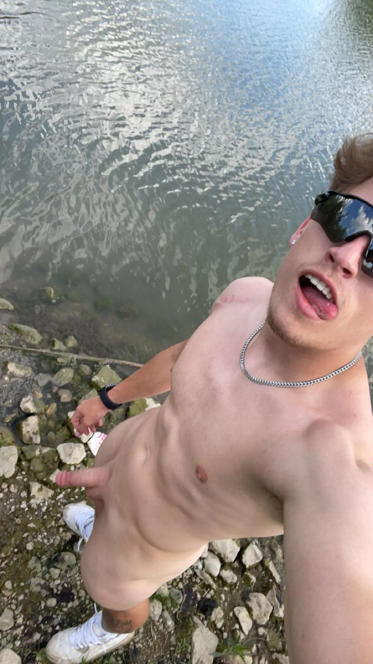 what would you do if you were walking by the pond and found me like this?🤔 (semi hard)