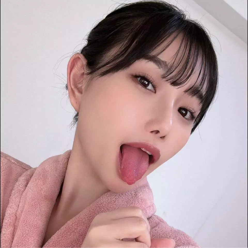 Who is she ? Name please ty