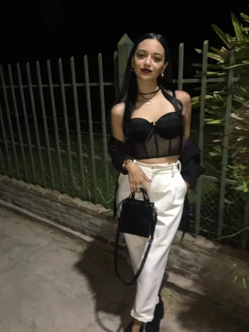 would u go on a date with me? :)