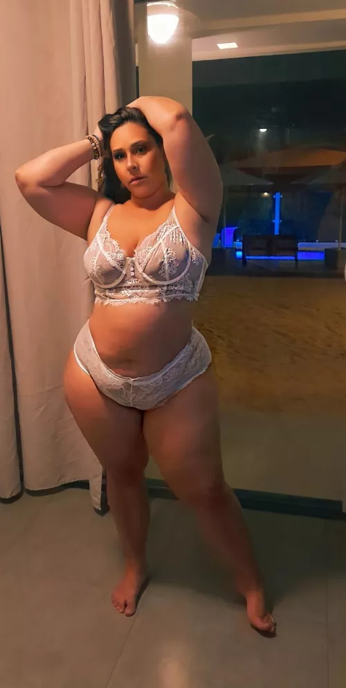 You'd fuck a brunette of my type...