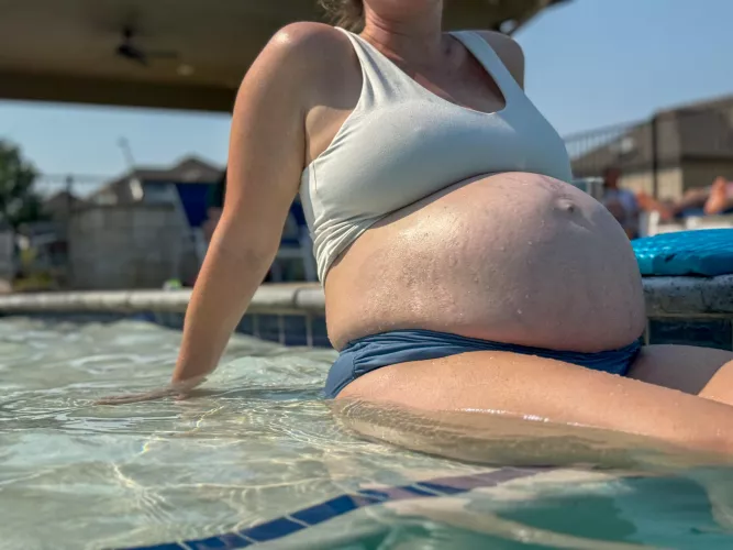 Your friendly horny MILF next door 💗