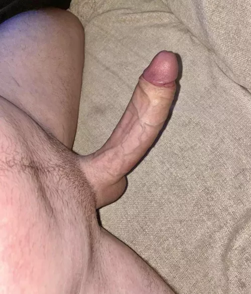 (19) I heard this is where all the big cock lovers are 👀😉