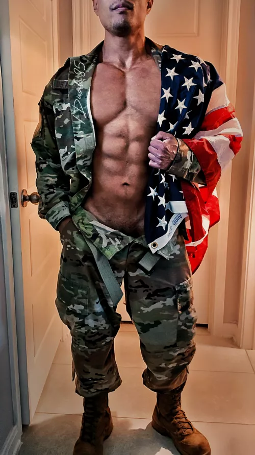 [39] If I ever die wearing this uniform while serving my country, I just want you to remember how jacked juicy I was
