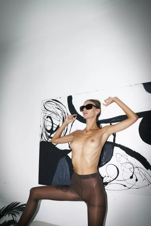 a tan line looks and emphasizes the beauty of the breasts more than a bra.