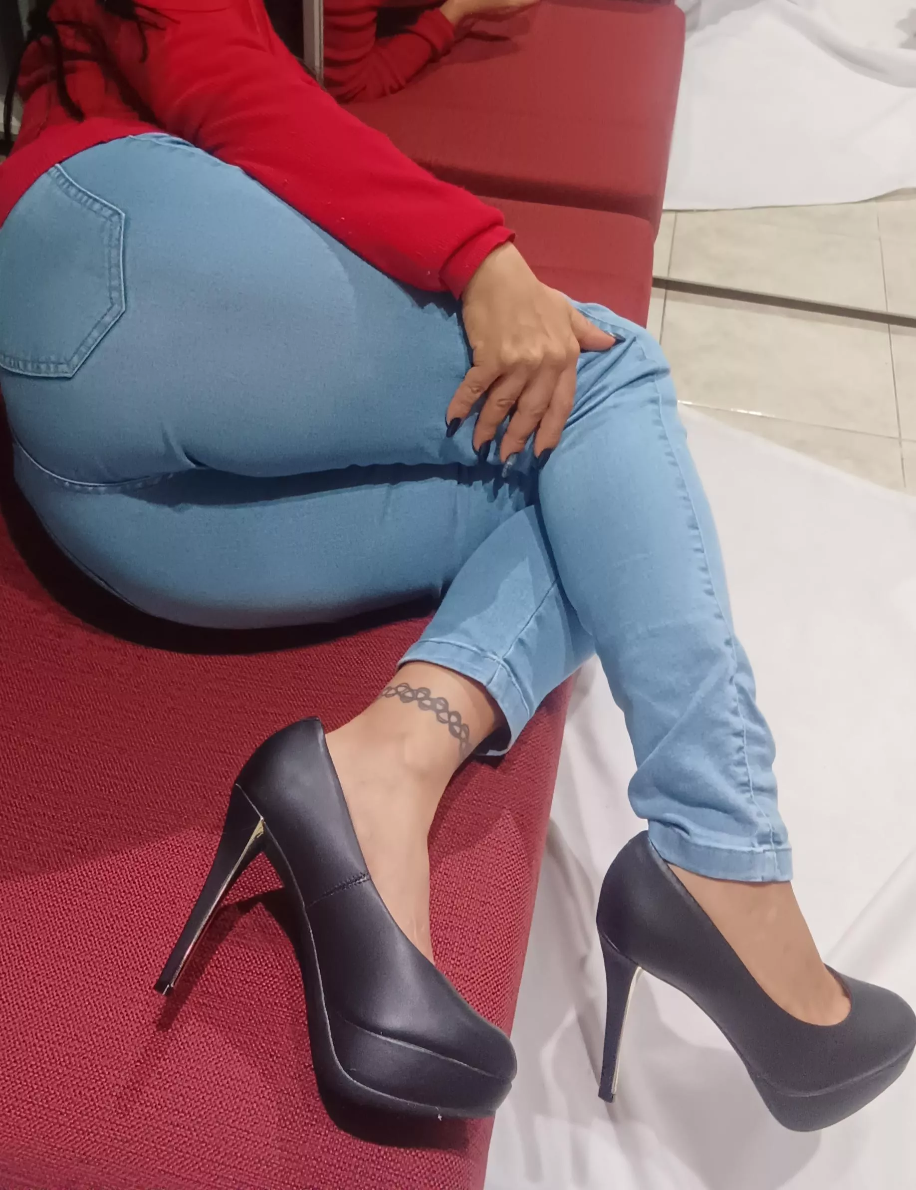 baby,You are always looking at the neighbor's ass, I invited her home to watch how you and her fuck while I masturbate 